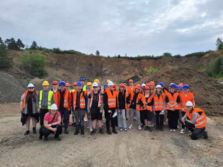 Hledání zkamenělin v lomu Kosov u Berouna12 Hledání zkamenělin v lomu Kosov u Berouna12